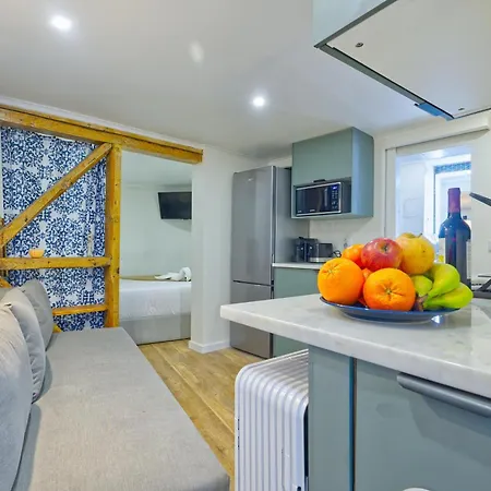 Alfama Apartament *