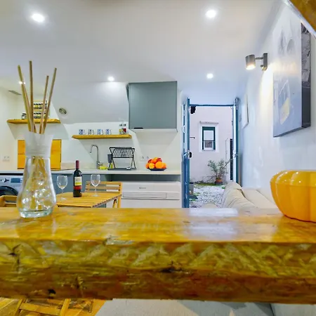 Alfama Apartman *