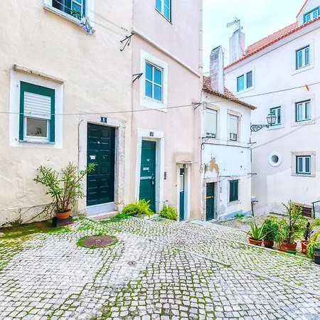 Alfama Apartman *